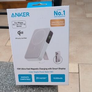 Anker MagGo Wireless Charger with Smart Display